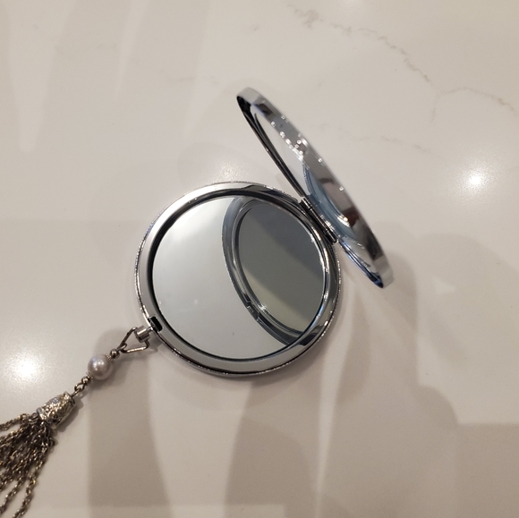 NWOT Egyptian Souvenir Makeup Mirror - Picture 4 of 6